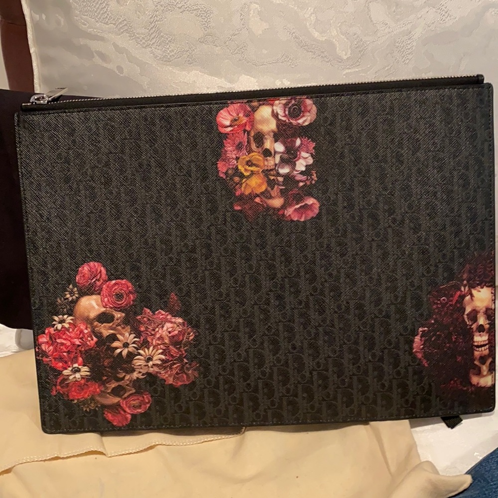 Dior Skull pouch